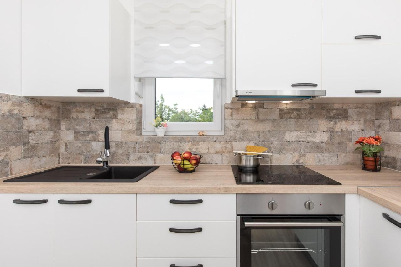 Apartman Jugo Пунат Экстерьер фото